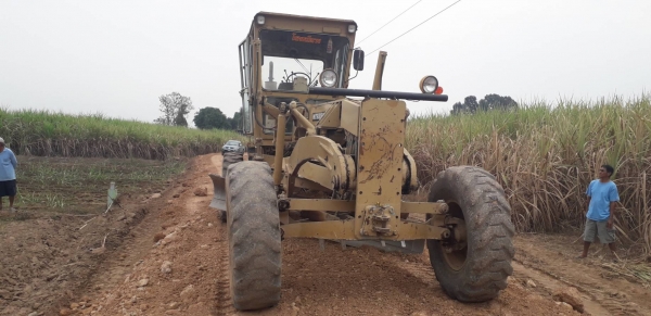 ขายรถเกรดมิตซูบิชิ6D22สภาพสวยพร้อมใช้งาน