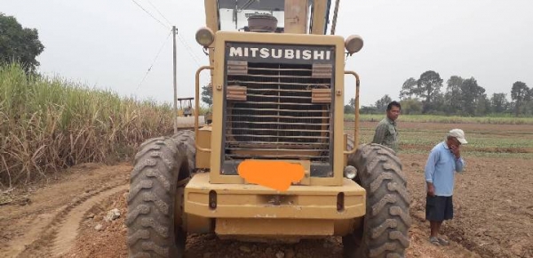 ขายรถเกรดมิตซูบิชิ6D22สภาพสวยพร้อมใช้งาน