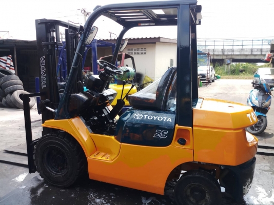 อาร์ ซี เอช โฟรคลิฟท์ ขาย โตโยต้า รุ่น 7 ดีเซล 2.5 ตัน อาร์ ซี เอช โฟรคลิฟท์ ขาย โตโยต้า รุ่น 7 ดีเซล 2.5 ตัน