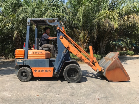 ขายรถตักTOYOTA SD12ดีเซลรุ่น5 ตักคิว เสา3เมตร สวยเดิมจากญี่ปุ่น ยังไม่เคยใช้ในไทย 235,000เท่านั้น!!