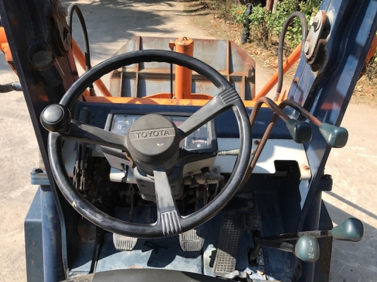 ขายรถตักTOYOTA SD12ดีเซลรุ่น5 ตักคิว เสา3เมตร สวยเดิมจากญี่ปุ่น ยังไม่เคยใช้ในไทย 235,000เท่านั้น!!