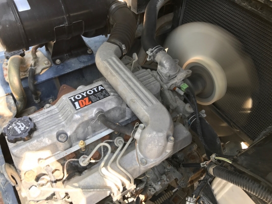 ขายรถตักTOYOTA SD12ดีเซลรุ่น5 ตักคิว เสา3เมตร สวยเดิมจากญี่ปุ่น ยังไม่เคยใช้ในไทย 235,000เท่านั้น!!