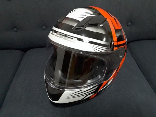 ขายหมวกLS2 Helmet เบอร์XL มีเเว่นกันเเดด แบรนประเทศสเปน สภาพดีเงาๆขายถูกมาก3700บาท. ขายหมวกLS2 Helmet เบอร์XL มีเเว่นกันเเดด แบรนประเทศสเปน สภาพดีเงาๆขายถูกมาก3700บาท.