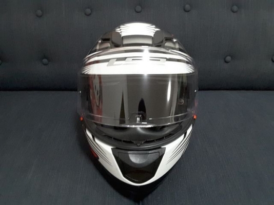 ขายหมวกLS2 Helmet เบอร์XL มีเเว่นกันเเดด แบรนประเทศสเปน สภาพดีเงาๆขายถูกมาก3700บาท. ขายหมวกLS2 Helmet เบอร์XL มีเเว่นกันเเดด แบรนประเทศสเปน สภาพดีเงาๆขายถูกมาก3700บาท.