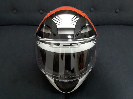 ขายหมวกLS2 Helmet เบอร์XL มีเเว่นกันเเดด แบรนประเทศสเปน สภาพดีเงาๆขายถูกมาก3700บาท.