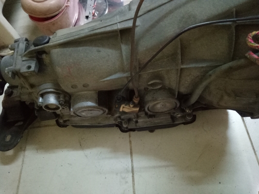 เกียร์ออโต้ สภาพดีมากพร้อมใช้งาน ของเบนซ์w123