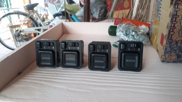 สวิทช์ปรับกระจกมองข้าง HONDA จากญี่ปุ่น