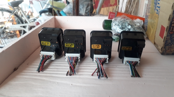 สวิทช์ปรับกระจกมองข้าง HONDA จากญี่ปุ่น สวิทช์ปรับกระจกมองข้าง HONDA จากญี่ปุ่น