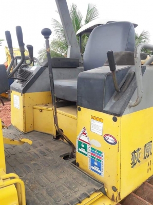 ขายจ้า..KOMATSU D20P-7E เก่านอกแท้  สภาพสวย เดิมๆๆ เครื่องปั๊มแห้ง ใช้งานมาน้อย โทร 089-3818694 จ๊อย