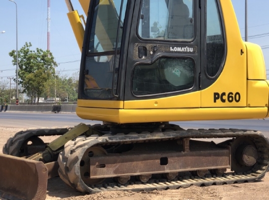 ขายรถขุด KOMATSU PC60-7 ใบมีดดัน นำเข้าเองจากญี่ปุ่น สภาพสวยพร้อมใช้ มีVDOการทำงานครับ