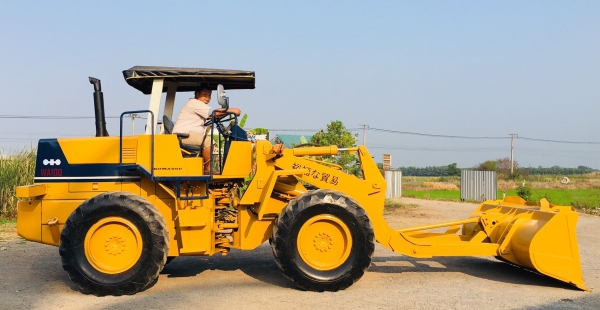 รถตัก KOMATSU WA100-1 รถตัก KOMATSU WA100-1