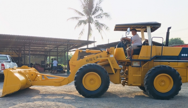 รถตัก KOMATSU WA100-1 รถตัก KOMATSU WA100-1