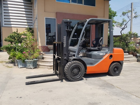 TOYOTA 3 ตัน รุ่น 8  ดีเซล ออโต้ ชั่วโมงน้อย นำเข้าญี่ปุ่นแท้! ชมเครื่องจักร โฟล์คลิฟท์ รอก นับ1,000รายการจากญี่ปุ่นwww.paholgroup.com