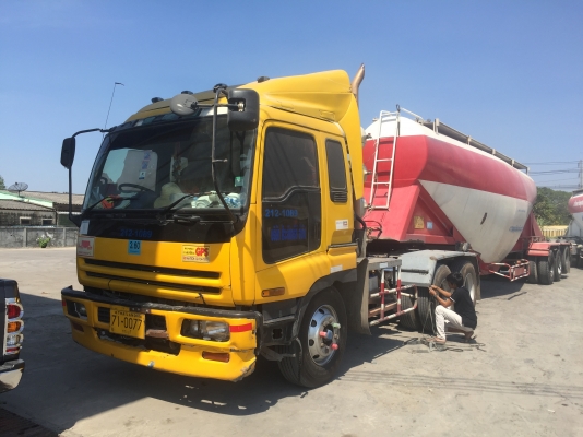 ขายหัวลาก Isuzu Gica 320 ปี55 เครื่อง 6SD1 ครับ แก๊สCNG