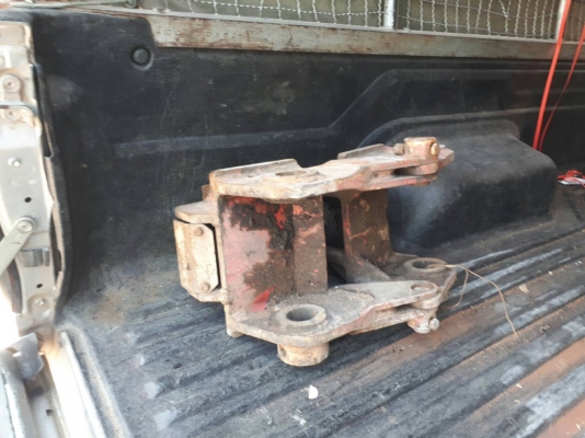 แจ้งลูกค้า ลำพูนครับ tractor-backhoe จัดส่ง เอล๊อค ขึ้นรถขนส่งให้แล้วนะครับ คาดว่า 2 วัน น่าจะถึงครับ ขอบคุณมากครับ