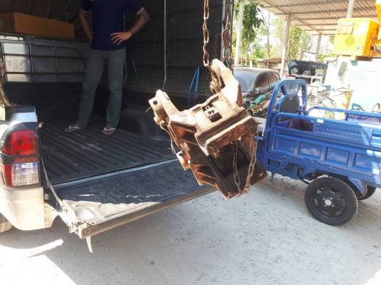 แจ้งลูกค้า ลำพูนครับ tractor-backhoe จัดส่ง เอล๊อค ขึ้นรถขนส่งให้แล้วนะครับ คาดว่า 2 วัน น่าจะถึงครับ ขอบคุณมากครับ