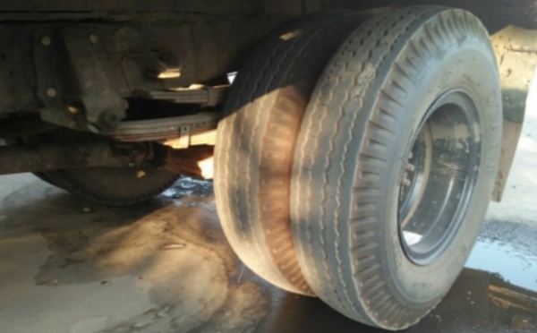 ขายด่วน ISUZU NPR 115 HP ปี 34 รถห้างแท้ กระบะคอกไม้ความยาว 4.30 เมตรสภาพดี เครื่องแรงดีพร้อมใช้งาน 