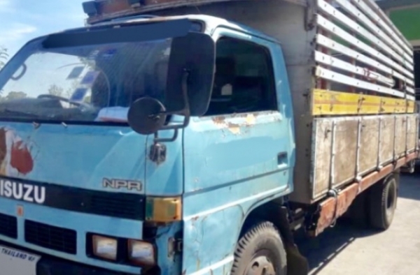 ขายด่วน ISUZU NPR 115 HP ปี 34 รถห้างแท้ กระบะคอกไม้ความยาว 4.30 เมตรสภาพดี เครื่องแรงดีพร้อมใช้งาน 