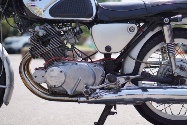 ร้าน วุฒิ นนบุรี ขาย HONDA CB77 สุดหลอในตำนาน ที่มีอยู่จริง