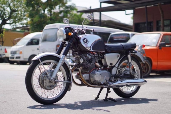 ร้าน วุฒิ นนบุรี ขาย HONDA CB77 สุดหลอในตำนาน ที่มีอยู่จริง ร้าน วุฒิ นนบุรี ขาย HONDA CB77 สุดหลอในตำนาน ที่มีอยู่จริง