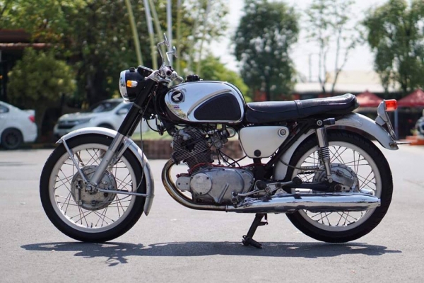 ร้าน วุฒิ นนบุรี ขาย HONDA CB77 สุดหลอในตำนาน ที่มีอยู่จริง ร้าน วุฒิ นนบุรี ขาย HONDA CB77 สุดหลอในตำนาน ที่มีอยู่จริง