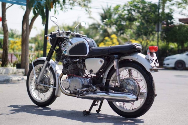 ร้าน วุฒิ นนบุรี ขาย HONDA CB77 สุดหลอในตำนาน ที่มีอยู่จริง ร้าน วุฒิ นนบุรี ขาย HONDA CB77 สุดหลอในตำนาน ที่มีอยู่จริง