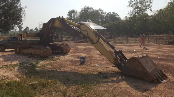 ขาย แบคโฮ KOBELCO SK200-3 เอกสารใบซื้อขาย เครื่องเดิม ปั้ม K3V ช่วงล่างต้องเก็บงาน รถใช้งานได้ครับ