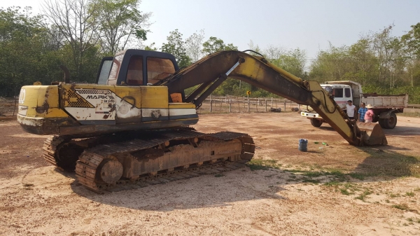 ขาย แบคโฮ KOBELCO SK200-3 เอกสารใบซื้อขาย เครื่องเดิม ปั้ม K3V ช่วงล่างต้องเก็บงาน รถใช้งานได้ครับ