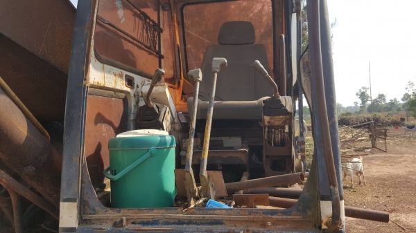 ขาย แบคโฮ KOBELCO SK200-3 เอกสารใบซื้อขาย เครื่องเดิม ปั้ม K3V ช่วงล่างต้องเก็บงาน รถใช้งานได้ครับ