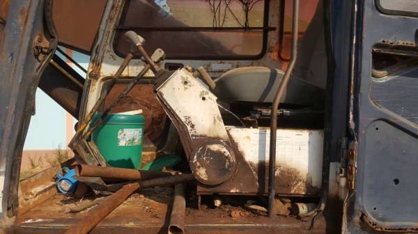 ขาย แบคโฮ KOBELCO SK200-3 เอกสารใบซื้อขาย เครื่องเดิม ปั้ม K3V ช่วงล่างต้องเก็บงาน รถใช้งานได้ครับ