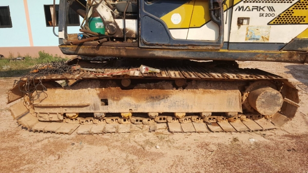 ขาย แบคโฮ KOBELCO SK200-3 เอกสารใบซื้อขาย เครื่องเดิม ปั้ม K3V ช่วงล่างต้องเก็บงาน รถใช้งานได้ครับ