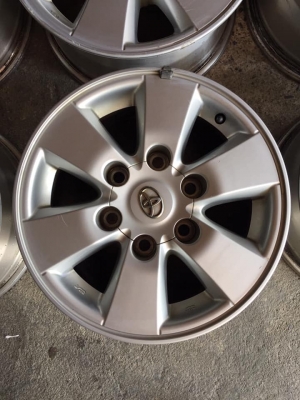 ล้อโตโยต้า ขอบ15+น๊อตเดิม ชุด4วง3900บ.ล้อไม่เบียดบิ่น มีลอยตามใช้งาน สนใจโทร0879050181.ส่งได้ทั่วไทยครับ