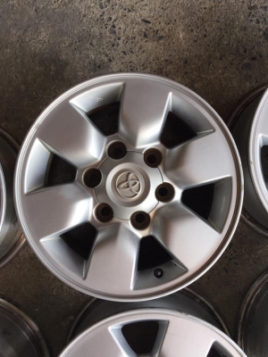 ล้อโตโยต้า ขอบ15+น๊อตเดิม ชุด4วง3900บ.ล้อไม่เบียดบิ่น มีลอยตามใช้งาน สนใจโทร0879050181.ส่งได้ทั่วไทยครับ
