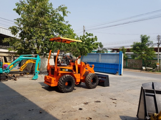 รถตัก MITSUBISHI. WS200 ขนาดบุ้งกี๋ 0.3คิว เครื่อยงยนต์ดีเซล เดินหน้า3เกียรํ ขับเคลื่อน4ล้อ 4WD Full time ระบบเลี้ยวเอว เป็นรถเอวอ่อน พร้อมดิสเบรค รถนอกเก่าญี่ปุ่นไม่เคยใช้งานในไทย ราคา265,000บาท  ชม.การใช้งาน2,400 ชม. สนใจติดต่อ #KPGแทรคเตอร์ 081-84