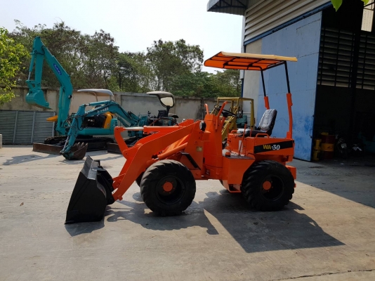 รถตัก MITSUBISHI. WS200 ขนาดบุ้งกี๋ 0.3คิว เครื่อยงยนต์ดีเซล เดินหน้า3เกียรํ ขับเคลื่อน4ล้อ 4WD Full time ระบบเลี้ยวเอว เป็นรถเอวอ่อน พร้อมดิสเบรค รถนอกเก่าญี่ปุ่นไม่เคยใช้งานในไทย ราคา265,000บาท  ชม.การใช้งาน2,400 ชม. สนใจติดต่อ #KPGแทรคเตอร์ 081-84