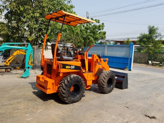 รถตัก MITSUBISHI. WS200 ขนาดบุ้งกี๋ 0.3คิว เครื่อยงยนต์ดีเซล เดินหน้า3เกียรํ ขับเคลื่อน4ล้อ 4WD Full time ระบบเลี้ยวเอว เป็นรถเอวอ่อน พร้อมดิสเบรค รถนอกเก่าญี่ปุ่นไม่เคยใช้งานในไทย ราคา265,000บาท  ชม.การใช้งาน2,400 ชม. สนใจติดต่อ #KPGแทรคเตอร์ 081-84