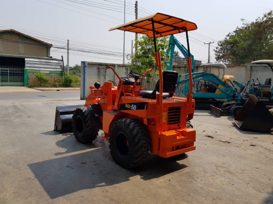 รถตัก MITSUBISHI. WS200 ขนาดบุ้งกี๋ 0.3คิว เครื่อยงยนต์ดีเซล เดินหน้า3เกียรํ ขับเคลื่อน4ล้อ 4WD Full time ระบบเลี้ยวเอว เป็นรถเอวอ่อน พร้อมดิสเบรค รถนอกเก่าญี่ปุ่นไม่เคยใช้งานในไทย ราคา265,000บาท  ชม.การใช้งาน2,400 ชม. สนใจติดต่อ #KPGแทรคเตอร์ 081-84