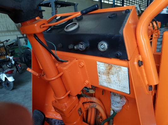 รถตัก MITSUBISHI. WS200 ขนาดบุ้งกี๋ 0.3คิว เครื่อยงยนต์ดีเซล เดินหน้า3เกียรํ ขับเคลื่อน4ล้อ 4WD Full time ระบบเลี้ยวเอว เป็นรถเอวอ่อน พร้อมดิสเบรค รถนอกเก่าญี่ปุ่นไม่เคยใช้งานในไทย ราคา265,000บาท  ชม.การใช้งาน2,400 ชม. สนใจติดต่อ #KPGแทรคเตอร์ 081-84