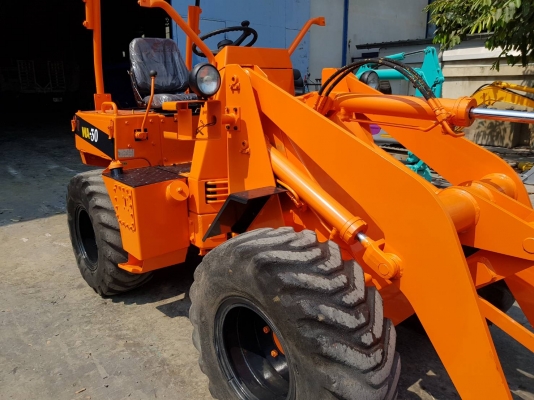 รถตัก MITSUBISHI. WS200 ขนาดบุ้งกี๋ 0.3คิว เครื่อยงยนต์ดีเซล เดินหน้า3เกียรํ ขับเคลื่อน4ล้อ 4WD Full time ระบบเลี้ยวเอว เป็นรถเอวอ่อน พร้อมดิสเบรค รถนอกเก่าญี่ปุ่นไม่เคยใช้งานในไทย ราคา265,000บาท  ชม.การใช้งาน2,400 ชม. สนใจติดต่อ #KPGแทรคเตอร์ 081-84