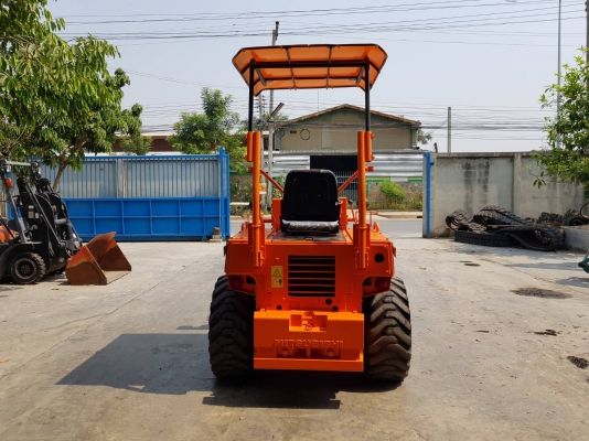 รถตัก MITSUBISHI. WS200 ขนาดบุ้งกี๋ 0.3คิว เครื่อยงยนต์ดีเซล เดินหน้า3เกียรํ ขับเคลื่อน4ล้อ 4WD Full time ระบบเลี้ยวเอว เป็นรถเอวอ่อน พร้อมดิสเบรค รถนอกเก่าญี่ปุ่นไม่เคยใช้งานในไทย ราคา265,000บาท  ชม.การใช้งาน2,400 ชม. สนใจติดต่อ #KPGแทรคเตอร์ 081-84