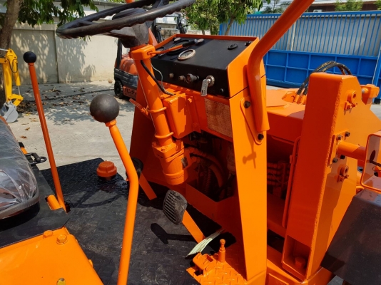 รถตัก MITSUBISHI. WS200 ขนาดบุ้งกี๋ 0.3คิว เครื่อยงยนต์ดีเซล เดินหน้า3เกียรํ ขับเคลื่อน4ล้อ 4WD Full time ระบบเลี้ยวเอว เป็นรถเอวอ่อน พร้อมดิสเบรค รถนอกเก่าญี่ปุ่นไม่เคยใช้งานในไทย ราคา265,000บาท  ชม.การใช้งาน2,400 ชม. สนใจติดต่อ #KPGแทรคเตอร์ 081-84