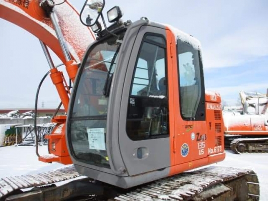 ขายจ้า..HITACHI ZX135US-E เก่านอกแท้  ใบใหญ่ 70  ใช้งานมาน้อยโทร 089-3818694 จ๊อย