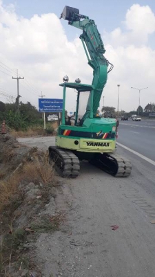 ขายรถขุด yanmar B5-2 เครื่อง 4 สูบ สภาพดี ขายรถขุด yanmar B5-2 เครื่อง 4 สูบ สภาพดี