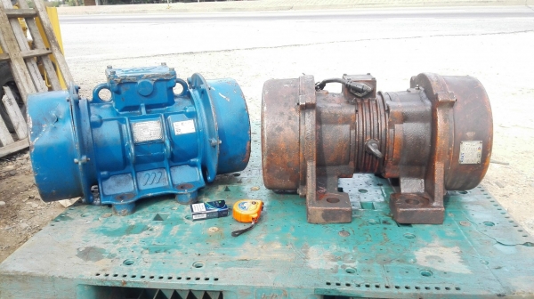 มอเตอร์สั่นเขย่างานยุโรปรุ่นงานหนัก เข้ามา 2 ตัว รอบ 1500 RPM ไฟ 380V พร้อมใช้งาน มอเตอร์สั่นเขย่างานยุโรปรุ่นงานหนัก เข้ามา 2 ตัว รอบ 1500 RPM ไฟ 380V พร้อมใช้งาน
