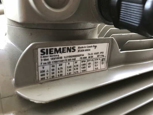 ( เหลือ 1ตัวครับ )ขายมอเตอร์เกียร์เพลาสวม Siemens 1HP. 380V หัวเกียร์ Paladrive อัตราทด 1:10 เพลาออกประมาณ 140รอบต่อนาที สภาพสวยมาก หมุนนิ่ม พร้อมใช้งาน มี 2ตัว ราคาตัวละ 4,000 บาท ( เหลือ 1ตัวครับ )ขายมอเตอร์เกียร์เพลาสวม Siemens 1HP. 380V หัวเกียร์ Paladrive อัตราทด 1:10 เพลาออกประมาณ 140รอบต่อนาที สภาพสวยมาก หมุนนิ่ม พร้อมใช้งาน มี 2ตัว ราคาตัวละ 4,000 บาท