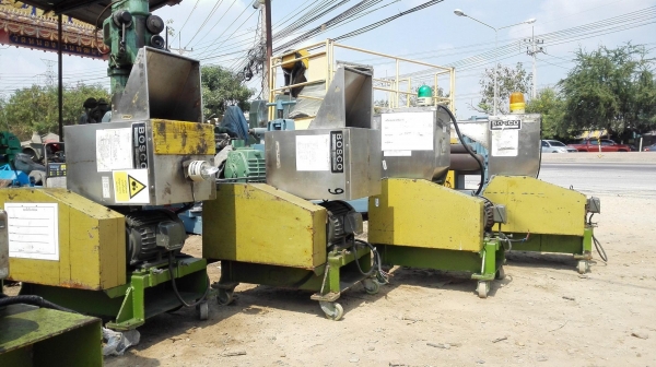 เครื่องบดเม็ดพลาสติก(CRUSHER)ขนาด 2 HP 380V ปลดจากไลน์ผลิตสภาพสวยไม่มีช้ำมีดคมพร้อมใช้ เข้ามา 8 ตัว เครื่องบดเม็ดพลาสติก(CRUSHER)ขนาด 2 HP 380V ปลดจากไลน์ผลิตสภาพสวยไม่มีช้ำมีดคมพร้อมใช้ เข้ามา 8 ตัว