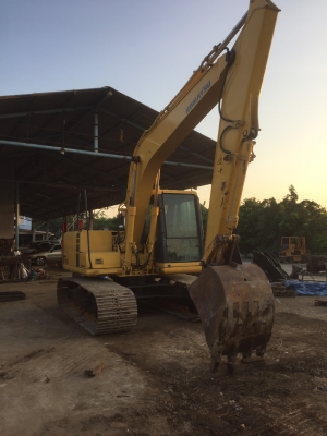 PC130-6 KOMATSU ราคา1,150,000บาท  แอร์เย็น ช่วงล่างใหม่ สนใจโทรหาที่เบอร์ 081-989-1989 หรั่งครับ