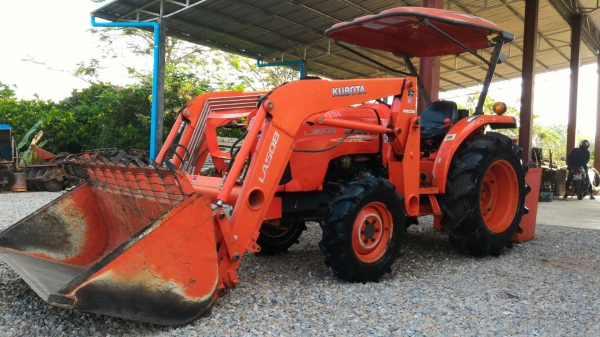 ขายรถไถมือสอง KUBOTA L3608 พร้อมตัวตักคูโบต้า LA508 ราคา 365,000 ราคาต่อรองได้ครับ สนใจราคาต่อรองได้ครับ  มีรถบรรทุกบริการขนส่ง ฟรี 300กม. #สามย่านแทาคเตอร์ โทร /ไลน์ 0897489639 ,0899347475
