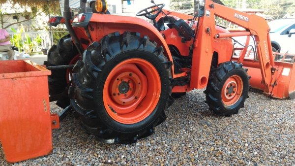 ขายรถไถมือสอง KUBOTA L3608 พร้อมตัวตักคูโบต้า LA508 ราคา 365,000 ราคาต่อรองได้ครับ สนใจราคาต่อรองได้ครับ  มีรถบรรทุกบริการขนส่ง ฟรี 300กม. #สามย่านแทาคเตอร์ โทร /ไลน์ 0897489639 ,0899347475