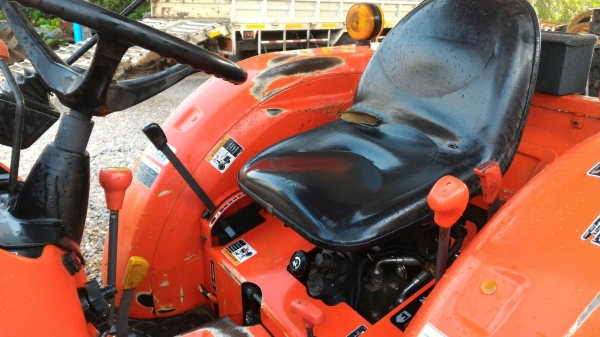 ขายรถไถมือสอง KUBOTA L3608 พร้อมตัวตักคูโบต้า LA508 ราคา 365,000 ราคาต่อรองได้ครับ สนใจราคาต่อรองได้ครับ  มีรถบรรทุกบริการขนส่ง ฟรี 300กม. #สามย่านแทาคเตอร์ โทร /ไลน์ 0897489639 ,0899347475